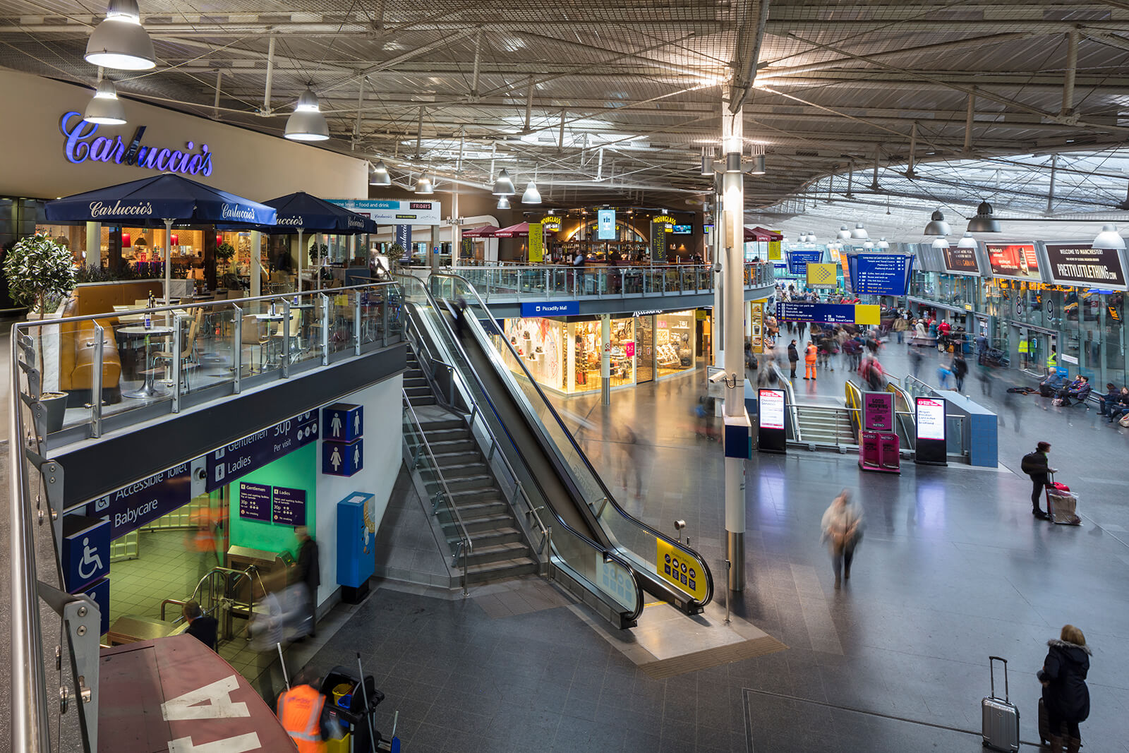 Manchester Piccadilly - Facilities, Shops and Parking Information