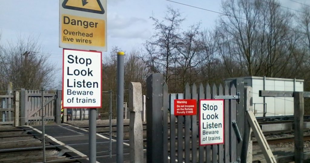 Gipsy level crossing