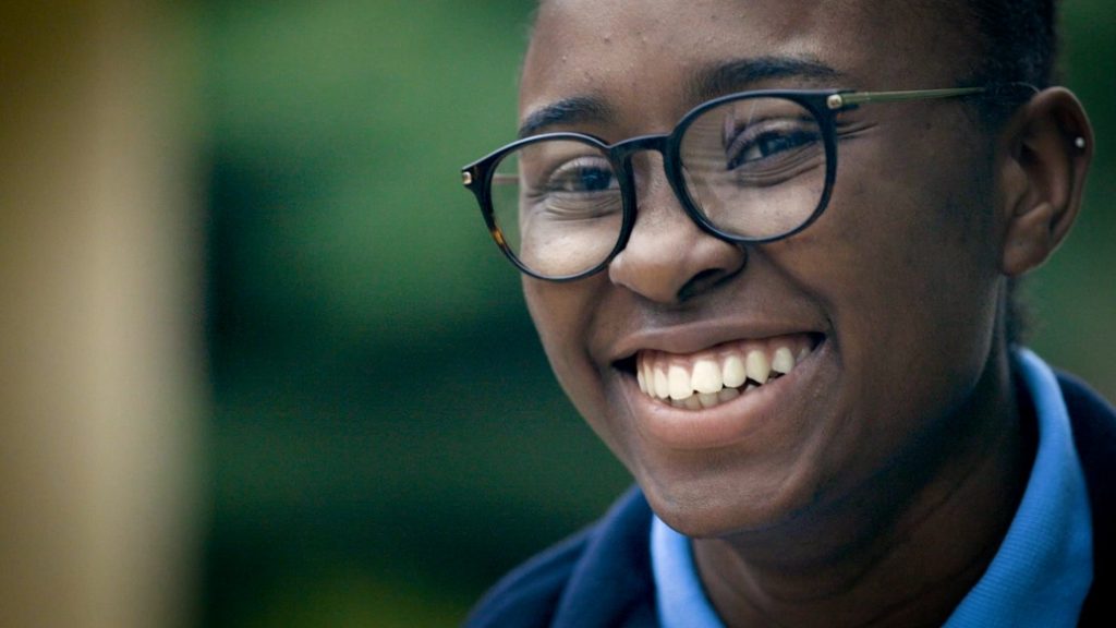 Headshot of apprentice Keneefia Parker, outside, daytime