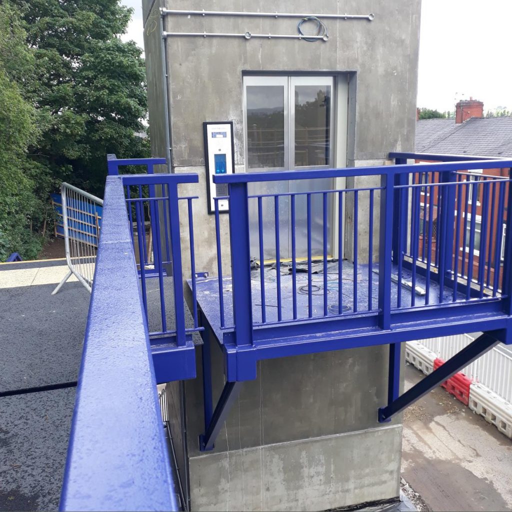 New lift at Mills Hill station