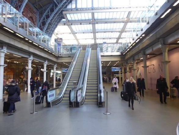 St Pancras main concourse escalator