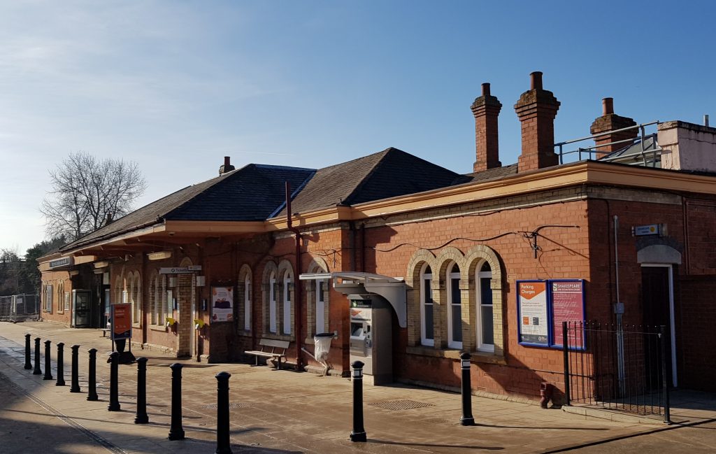 Front entrance to Stratford-Upon-Avon railway station, daytime