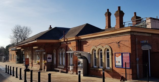 Front entrance to Stratford-Upon-Avon railway station, daytime