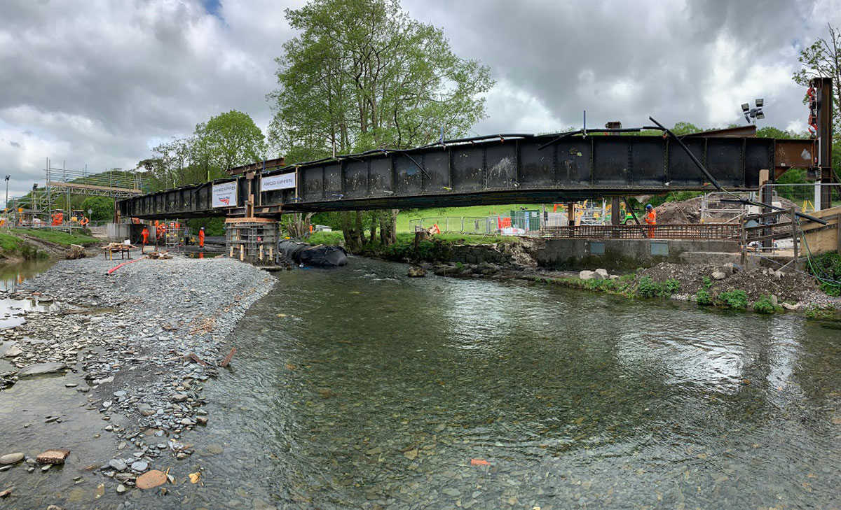 Black Bridge with workers