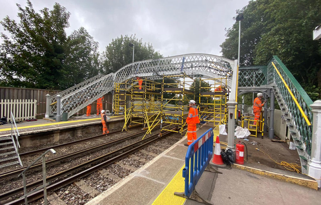 Engineers refurbishing Amberley footbridge