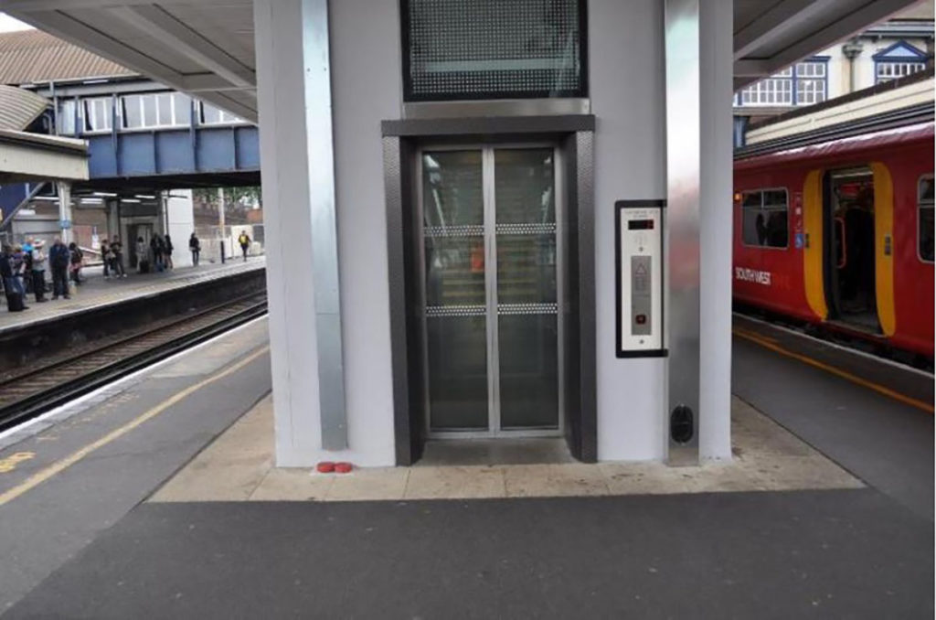 Clapham Junction station lift