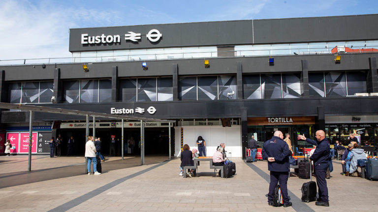 London Euston Facilities Shops And Station Access Information