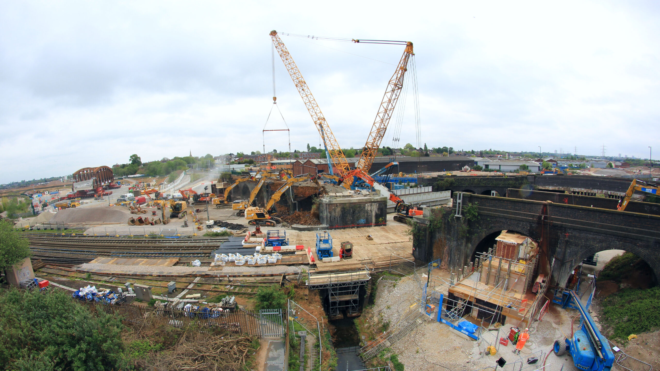 Cranes over SAS13 bridge demolition site. 