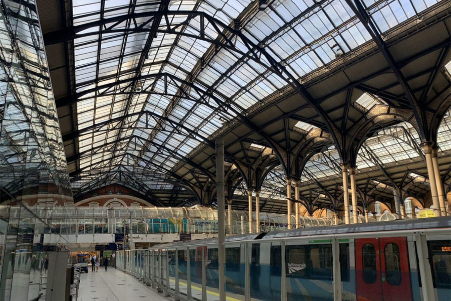 Platform-view-of-Liverpool-Street-station-roof
