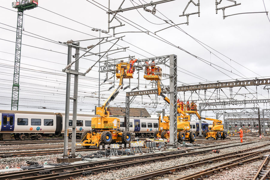 OLE-work-at-Leeds-station