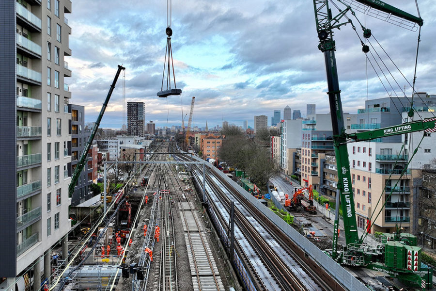 Christian-Street-bridge,-London,Dec-2021