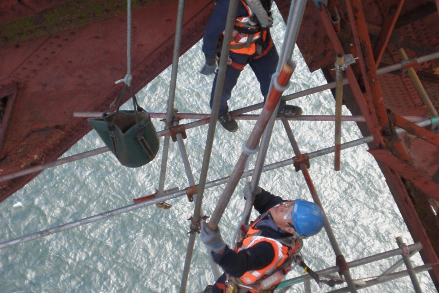 Forth Bridge rope access teams
