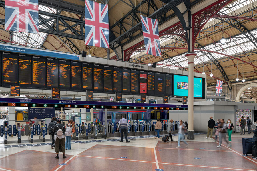 London-Victoria-gate-line-proposed