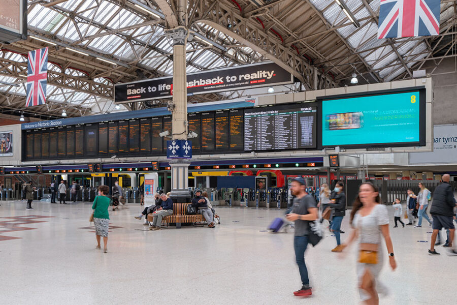 London-Victoria-main-concourse-gate-line-proposed