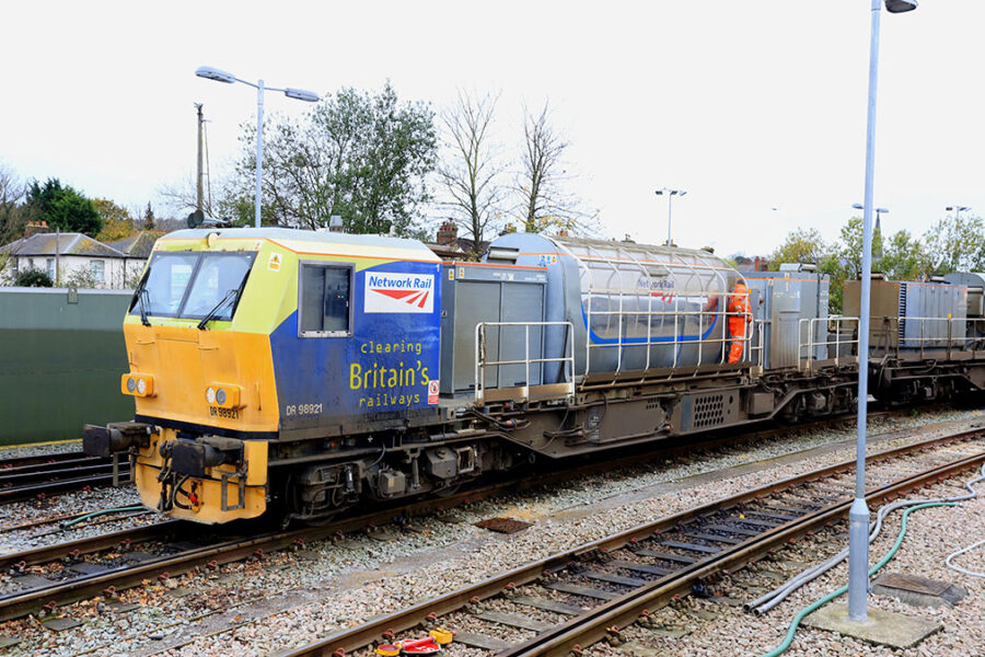 Leaf-busting-train