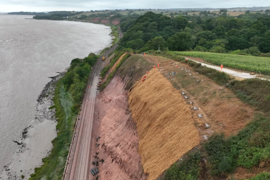 rope access teams install matting – severn estuary Aug2022