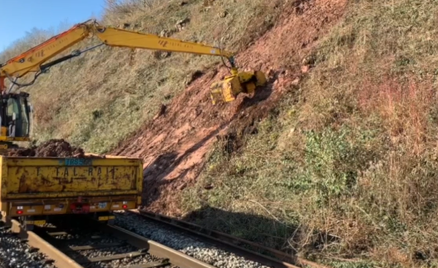 Severn estuary landslip clean-up