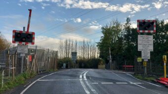Dyffryn-level-crossing