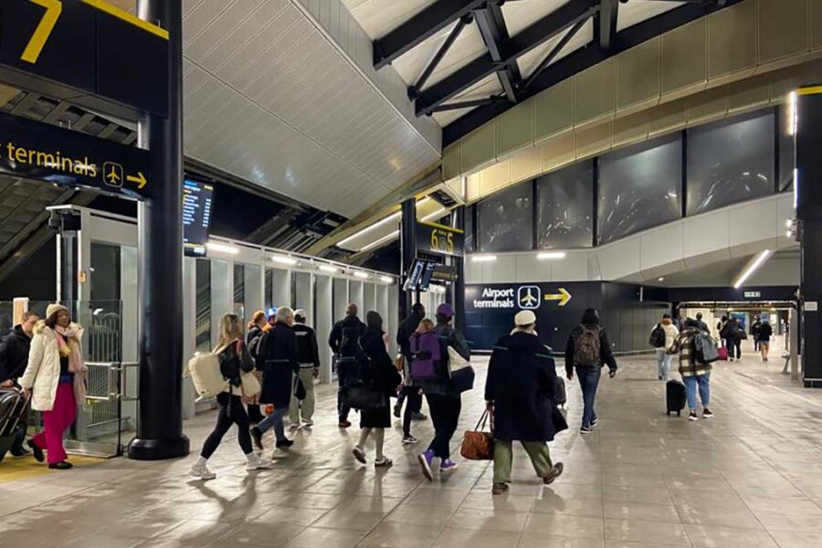 Passengers-off-first-train-21-Nov-walking-to-Gatwick-airport-entrance