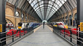 KX-trains-on-the-new-platforms