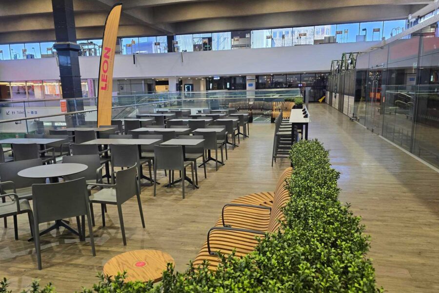Euston-station-new-balcony-seating—west-to-east