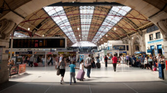 Victoria-Station-concourse