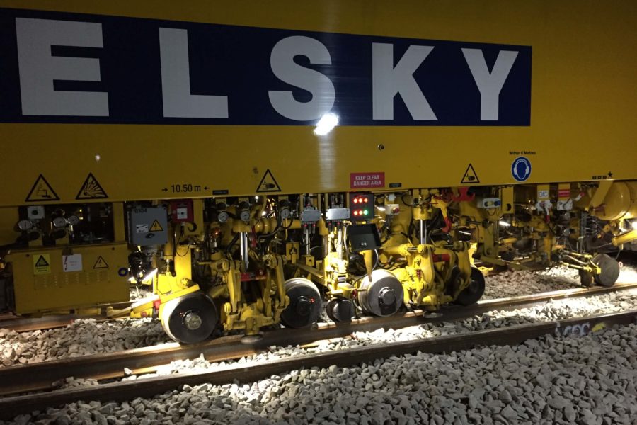 Dynamic Track Stabilisation unit on the tracks