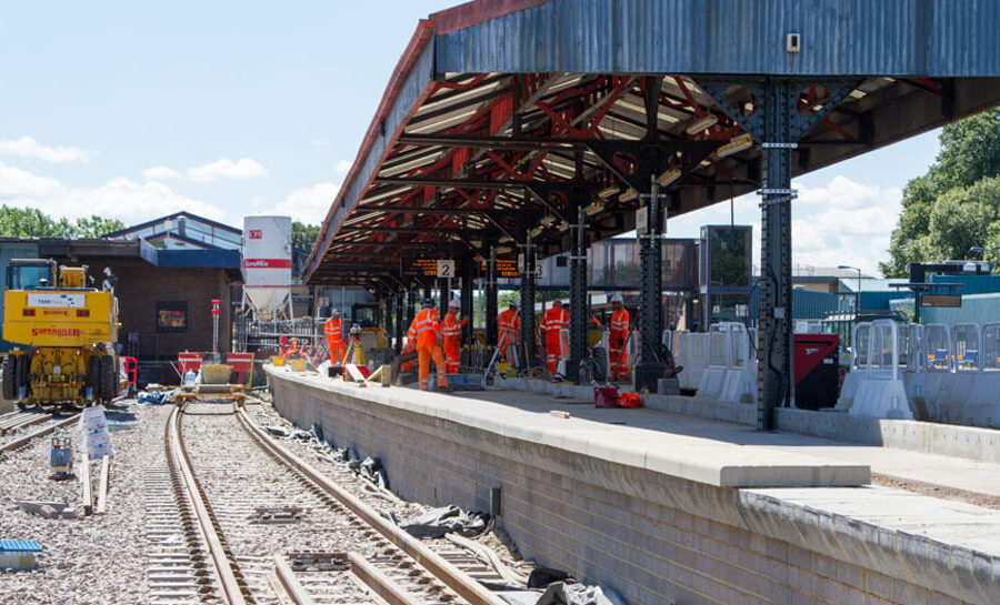 Previous construction work at Oxford station - new bay platform being installed.