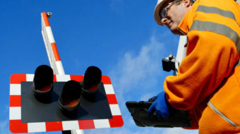Generic level crossing image