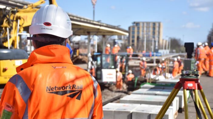 Overlooking-station-work