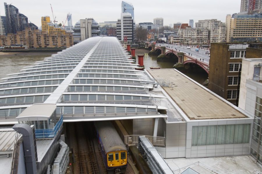 Blackfriars-Bridge-train-solar-panels-1310×688